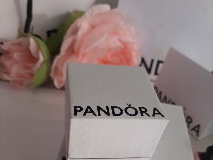 New genuine pandora lips charm