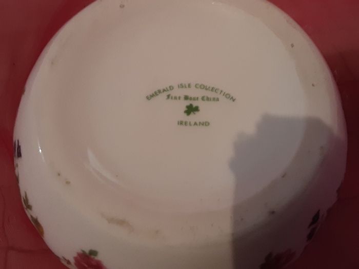 Irish China pot pourri pot