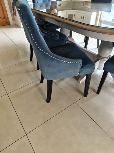 Kitchen table and six chairs