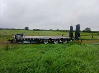 Low loader