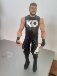 8 WWE wrestlers and Belt included