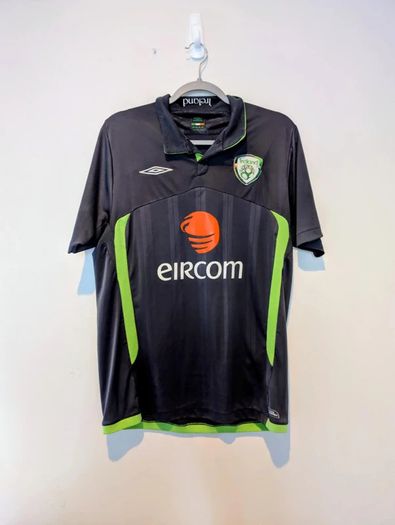 Rep of Ireland Third Football Shirt | 2009/10 | Umbro | Large
