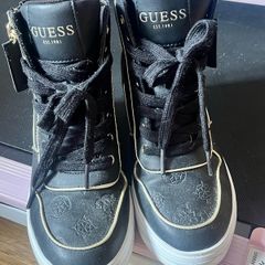High top Guess Sneakers