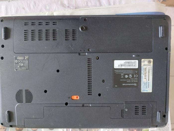 Packard Bell 15.6 inch Laptop, Model mNo. P5WS0, Intel Core i3-2310M CPU, 2.1GHz, 6GB Ram, 500GB Ram, Windows 10, Microsoft Edge, Chrome and VLC