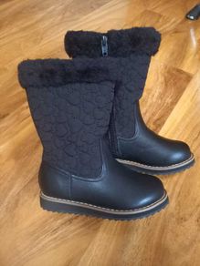 Brand new girls winter boots size 8.5 EUR 26