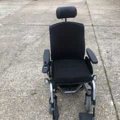 Electric wheelchair