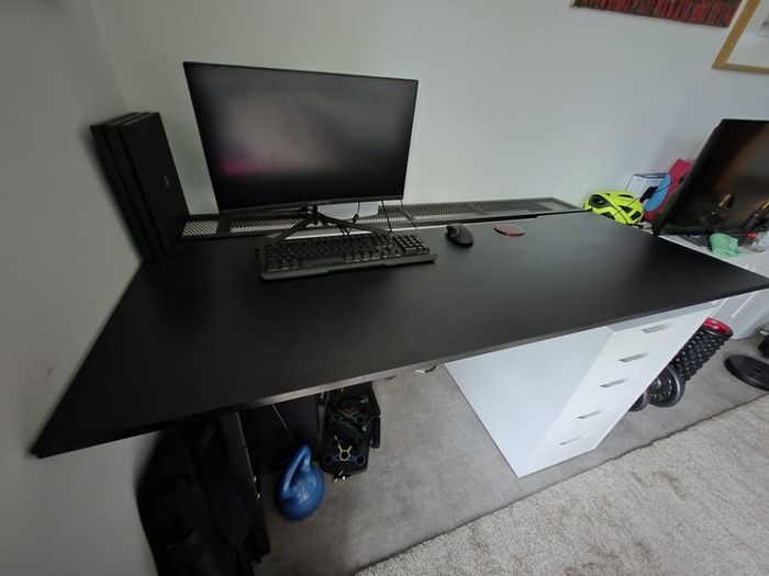 Gaming desk