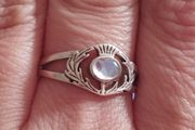 Vintage 925 sterling silver ring with moonstone.