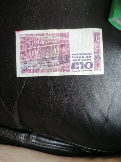 1983 Ireland Series B 10 pound Banknote