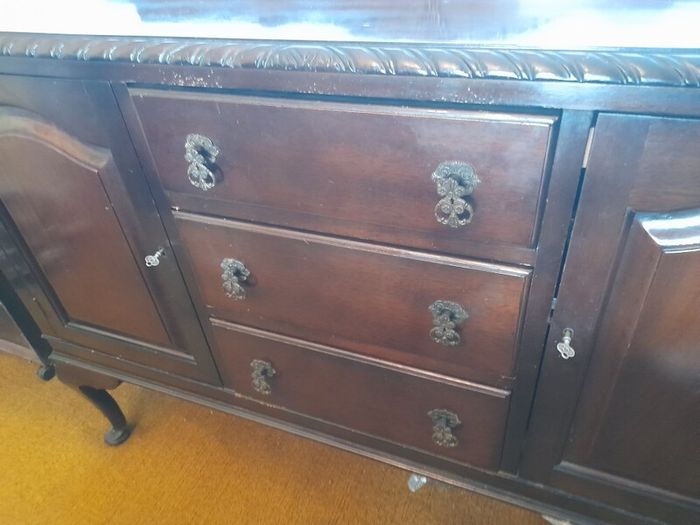 Sideboard / Cabinet