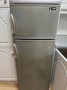 Lec fridge freezer