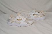 nike huarache Size 4 eu 36.5 white/cream in good condition