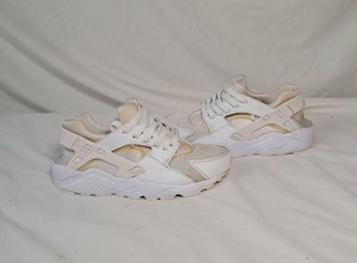 nike huarache Size 4 eu 36.5 white/cream in good condition