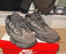 yeezy 500 size 10 black sneaker