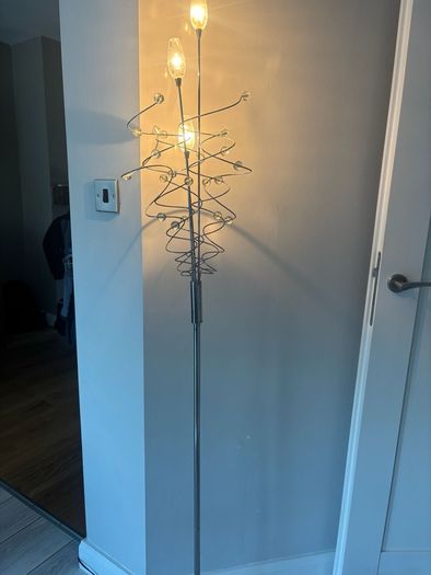 Floor lamp