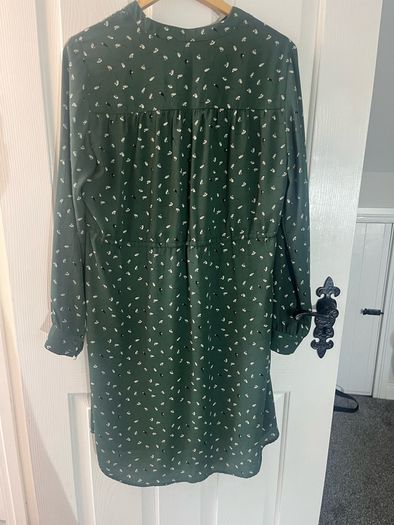 10 euro Selection of new and designer summer Dresses in sizes 10 / 12 to clear