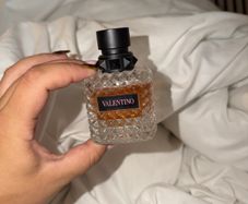 Valentino born in Roma perfume