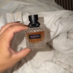 Valentino born in Roma perfume