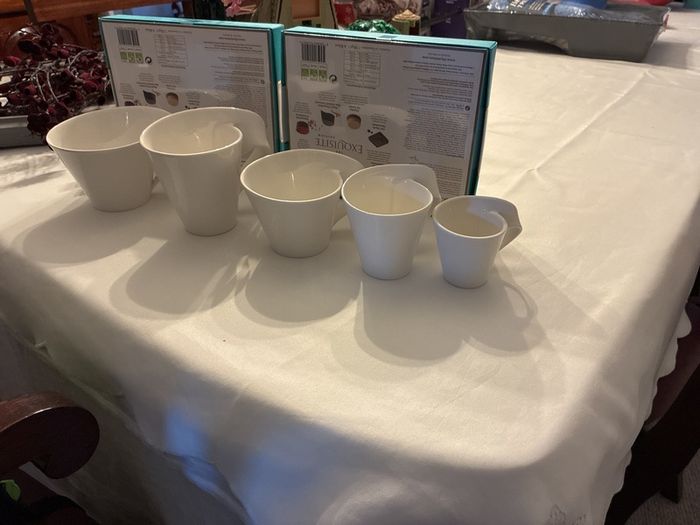 Villeroy & Boch New Wave cups & Saucers