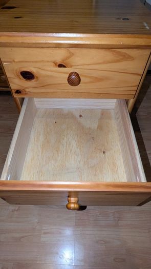 Bedroom furniture set