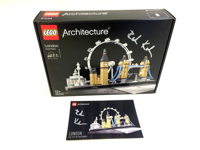LEGO 21034 Architecture London Skyline Signed by Designer Rok Zgalin Kobe Very Rare