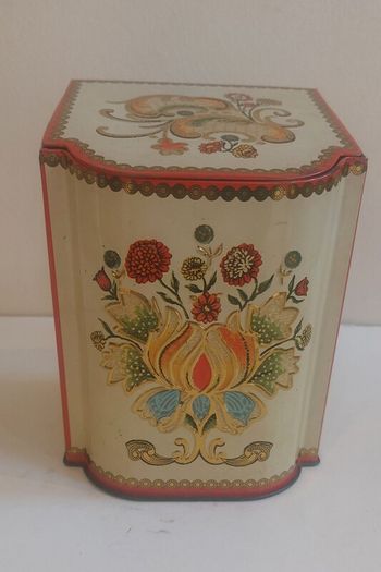 Funky Retro Mid-Century 1950's Tin Tea Caddy, with a Stylish Embossed Floral Design an Unusual Shape, with a Cushion Lid, by Baret Ware in the Monetery Design
