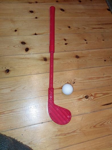 Toy golf club and toy golf ball