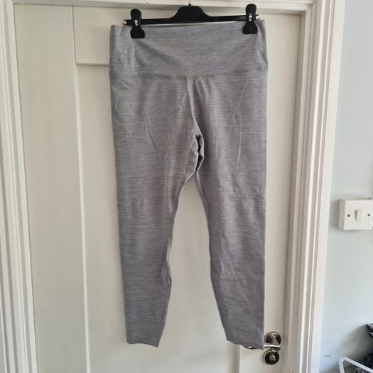 NIKE Lux yoga high rise 7/8 pale grey leggings bnwt