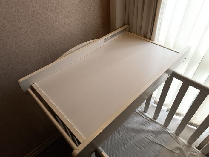 baby cot with changing table