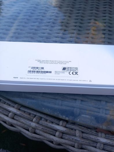 iWatch Series 6 40mm face, not with strap, D18 post 8e