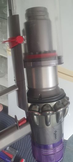 Dyson V11 for the Hard Floors