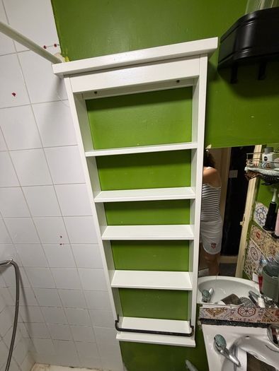 Bathroom shelf