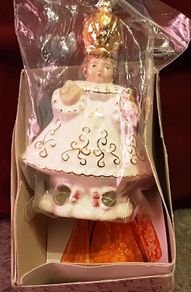 vintage child of Prague statue