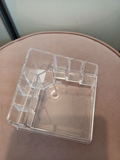 make up storage