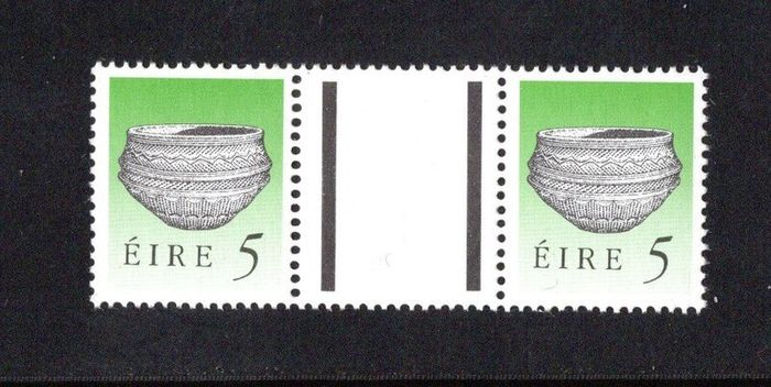 1990-91 Ireland 5p Dunamase Food Vessel Definitive Stamp Treasures Series of Ireland Gutter Pair Mint Never Hinged (MNH)