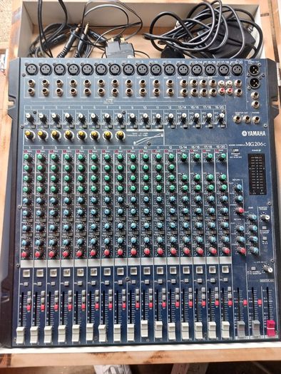 Yamaha MG206C mixing desk