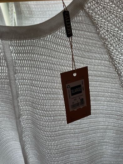 Gallery ladies white top size 20 - new
