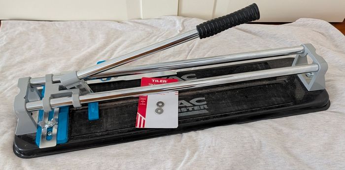 tile cutter Mac Allister Manual Tile Cutter + 2 Extra Cutting Wheels Great Condition