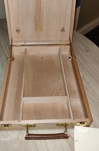Easel Box