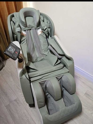 Full body massage chair