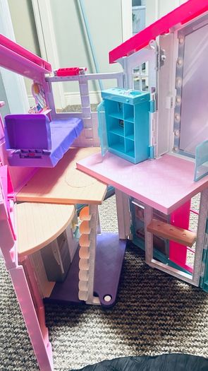 Barbie dreamhouse