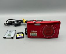 Nikon Coolpix S3300 16MP Digital Camera Red - Full Kit