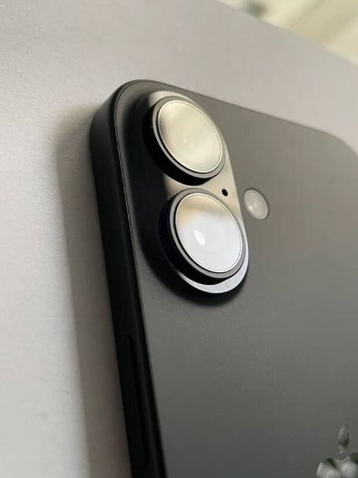 iPhone 16 128GB  Black  Like New, 100% Battery