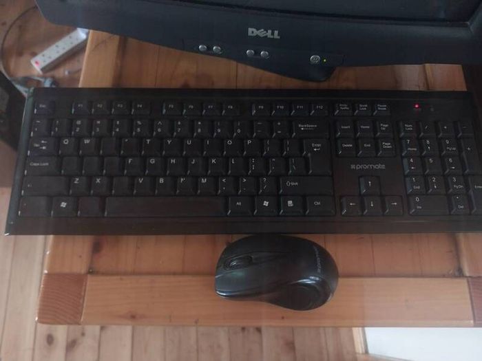 Dell 2.60GHz Celeron Windows XP desktop