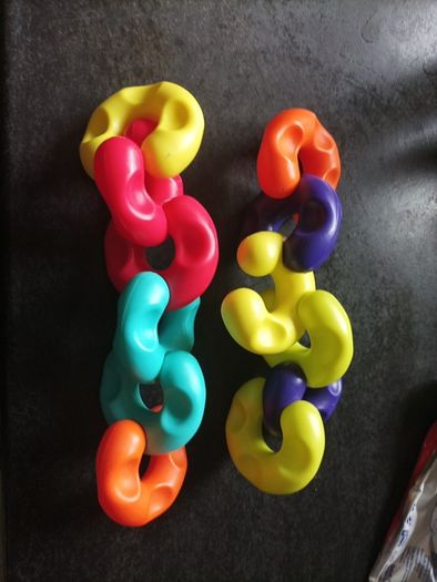 Interlocking rings