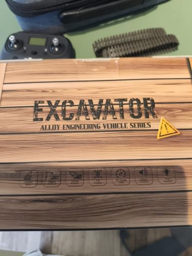 Remote control EXCAVATOR 1:50 scale