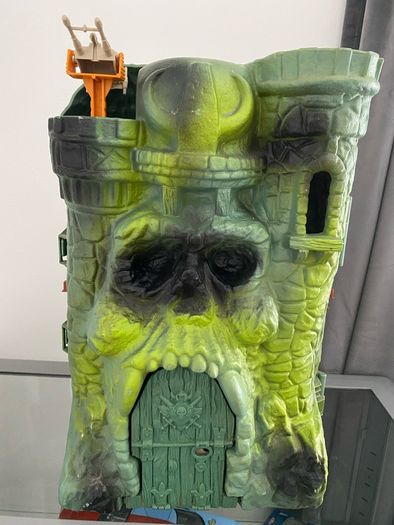 he man  castle grey skull