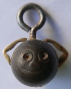 Antique WW1 9ct Gold -Touch Wud ( Tuch Wood ) Lucky Charm With 9ct Gold Arms