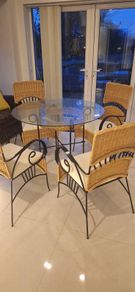 Rattan setting 4 chairs and table