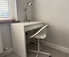 Set: desk, chair and lamp